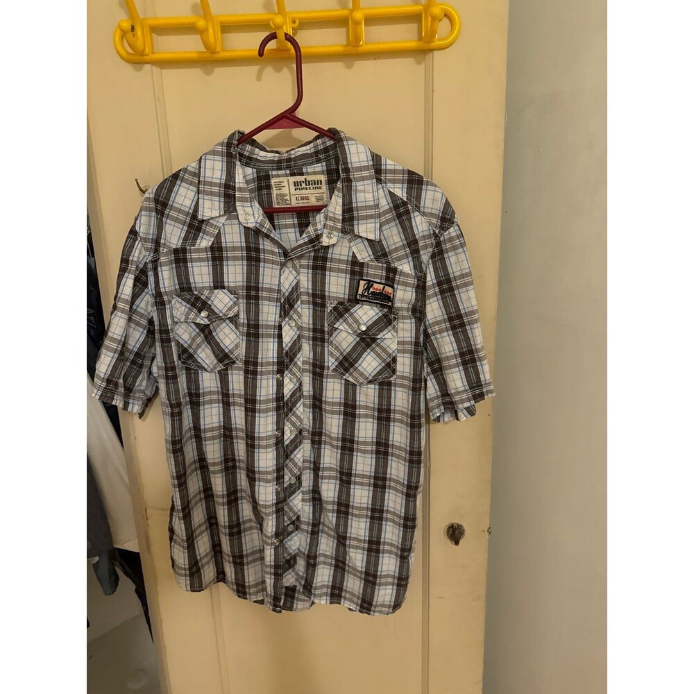 Brand new Urban Pipeline button up shirt 100% cotton size Small